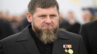 بوتين يمنح قديروف وسام “الإستحقاق للوطن”