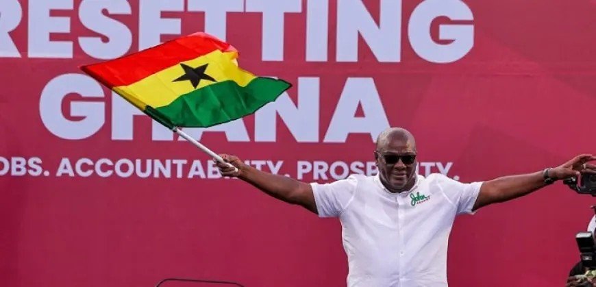 الرئيس السابق جون ماهاما يعود لرئاسة جمهورية غانا