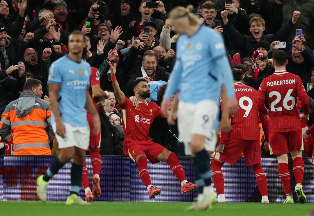 ليفربول يواصل التألق ويزيد معاناة مانشستر سيتي بثنائية في قمة البريميرليغ