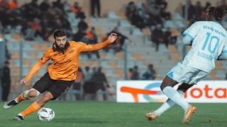 نهضة بركان يواصل التألق ويتصدر مجموعته في كأس الكونفدرالية الأفريقية