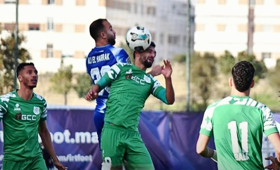 اتحاد طنجة يتعادل في الوقت القاتل أمام الدفاع الحسني الجديدي