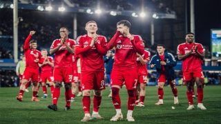 نوتنغهام يواصل التألق بخامس انتصار متتالٍ وفولهام يكتفي بالتعادل أمام بورنموث