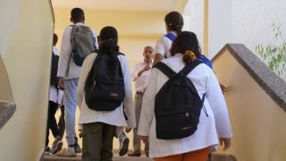 التلاميذ يستأنفون الدراسة بعد العطلة البينية الثانية وسط استعداد لعطل متتالية