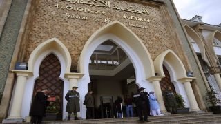 اعتقال نجمة مغربية شهيرة وصديقتها بعد تورطهما في محتوى إباحـ ـي