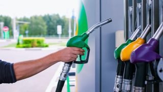 شركات المحروقات ترفع هوامش أرباحها رغم انخفاض الأسعار الدولية