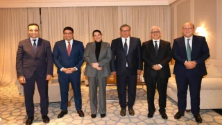 أحزاب الأغلبية تشيد بإنجازاتها وتؤكد تماسكها رغم الخلافات