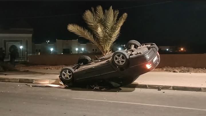 شاب يفقد حياته في انقلاب سيارة قرب مسجد الأخوة بالرشيدية
