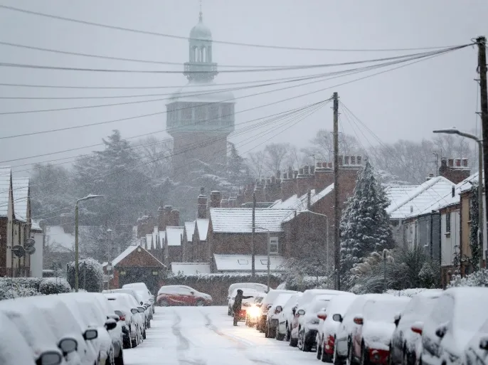 إغلاق المطارات في بريطانيا بسبب تساقط كثيف للثلوج