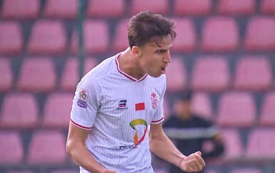 حسنية أكادير ينتصر بثلاثية على شباب السوالم ويصعد في ترتيب البطولة