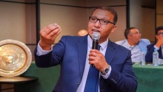 الرجاء الرياضي في أزمة: استمرار منع الانتدابات يعمق التحديات