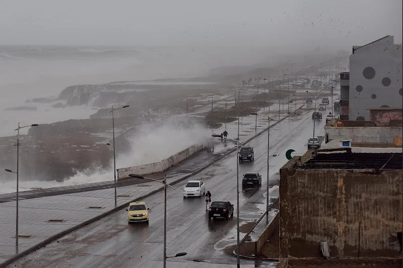 زخات رعدية وثلوج ورياح قوية.. طقس غير مستقر اليوم الخميس بالمغرب