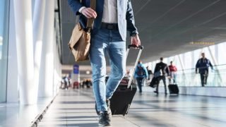 مكتب الصرف يُبسط إجراءات السفر للدراسة بالخارج