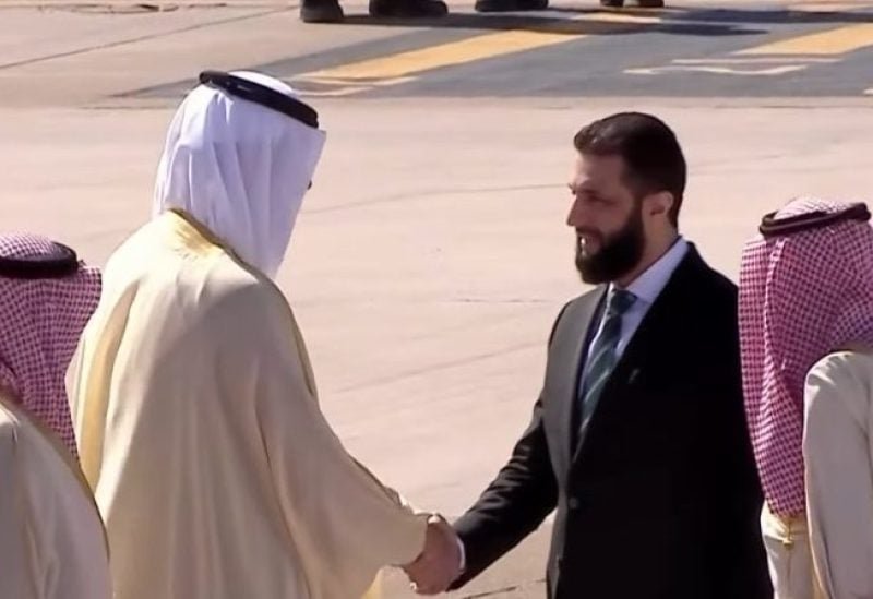 أحمد الشرع يصل إلى الرياض في أول زيارة رسمية