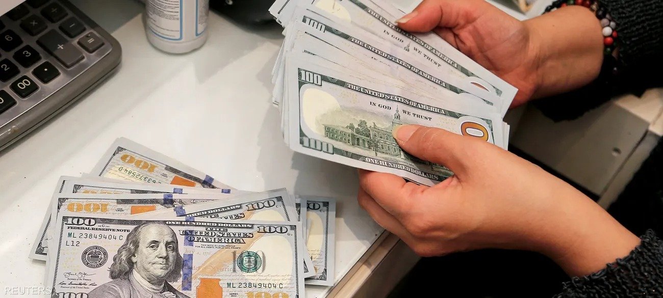إرتفاع أسعار الدولار مع تجدد المخاوف بشأن الرسوم الجمركية