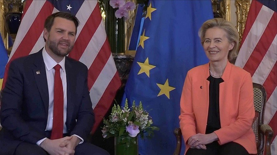 المفوضية الأوروبية: الاتحاد الأوروبي سيرد” بسرعة وحزم” على تصريحات دونالد ترامب