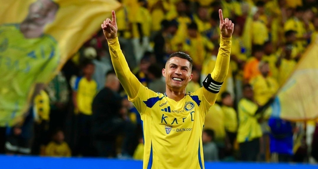 كريستيانو رونالدو يحافظ على صدارة الرياضيين الأعلى دخلاً في العالم