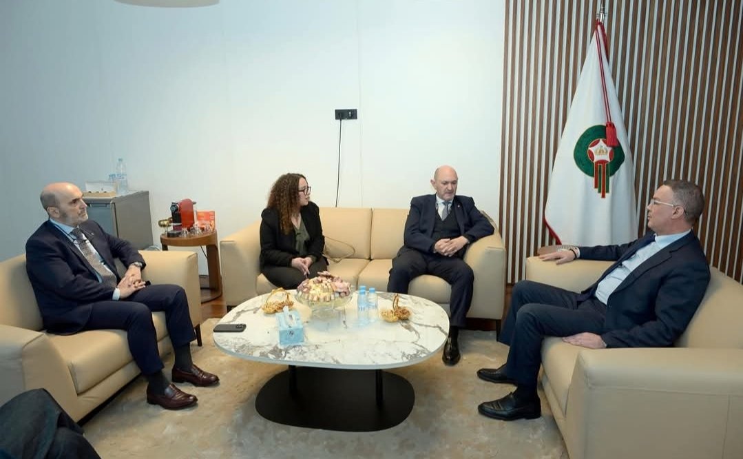 استقبال فوزي لقجع لرئيس الاتحاد الإسباني وتعزيز التعاون لتنظيم مونديال 2030