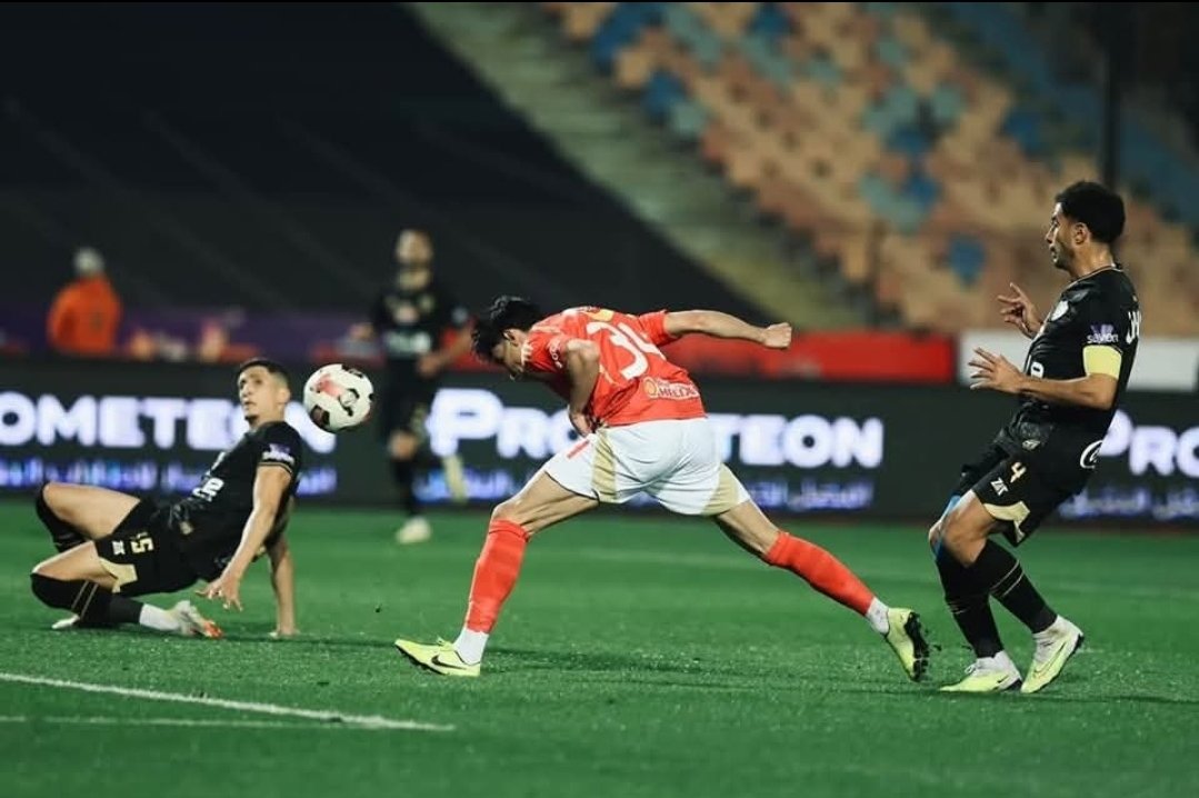 البصمة المغربية تزين ديربي الأهلي والزمالك الذي انتهى بالتعادل الإيجابي بأهداف بنشرقي و بنتايك