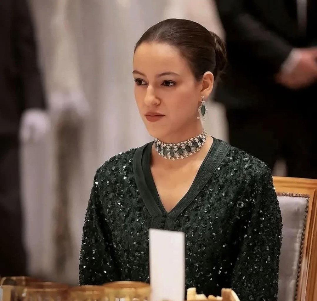 الشعب المغربي يحتفل بالذكرى الثامنة عشرة لميلاد صاحبة السمو الملكي الأميرة للا خديجة