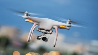 الإمارات ترصد هلال رمضان للمرة الأولى عالمياً باستخدام طائرات درون مزودة بتقنيات الذكاء الاصطناعي