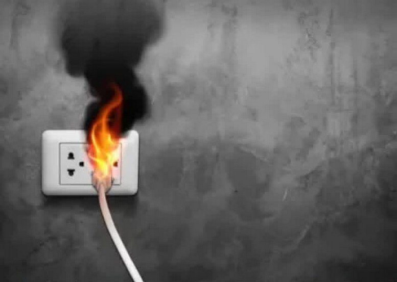 فاجعة.. إنفجار شاحن هاتف يتسبب في مصرع 4 أطفال بتمارة