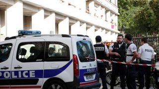فرنسا .. قتيل و5 جرحى في هجوم طعنا والمشتبه به على قائمة الإرهاب