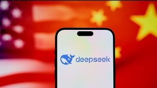 إدارة ترامب تدرس حظر تطبيق DeepSeek الصيني على الأجهزة الحكومية