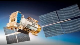 البحرين تطلق أول قمر صناعي لها بنجاح إلى الفضاء