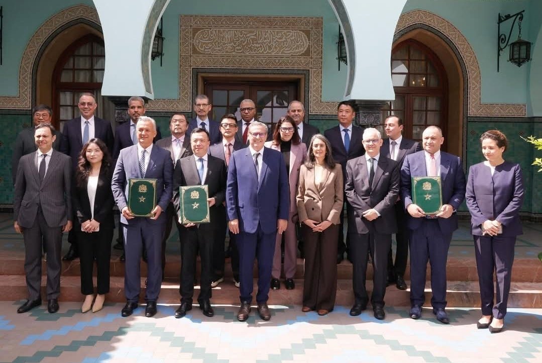 المغرب يوقع اتفاقية استثمارية مع مجموعة “صنرايز” الصينية لتعزيز قطاع النسيج