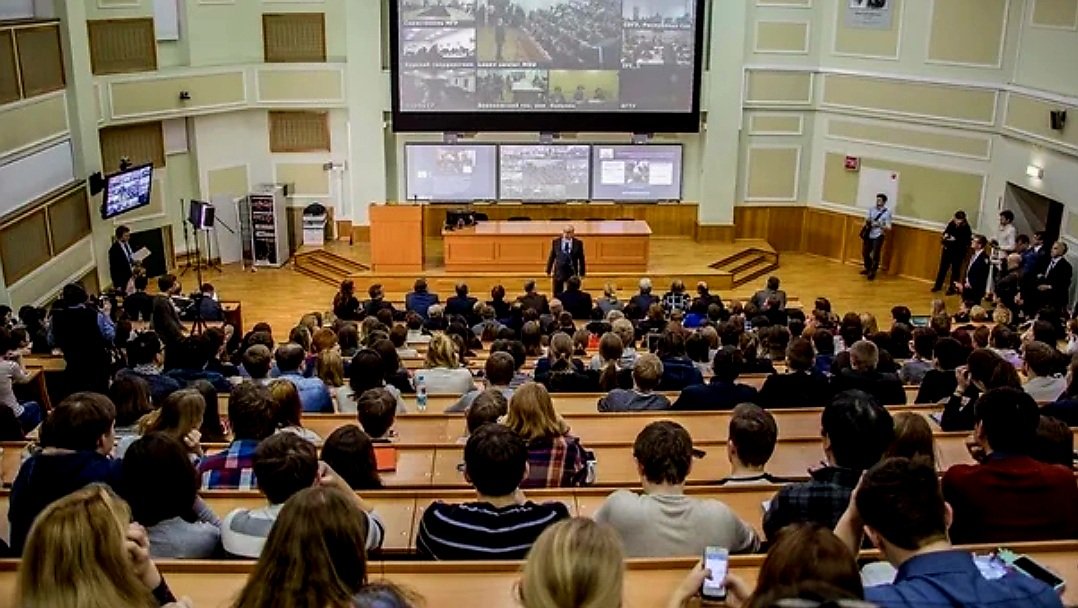 هل أصبح التعليم ساحة لصراع جيوسياسي بين القوى العظمى ؟