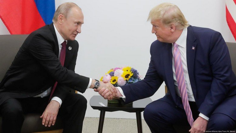 ترامب:  محادثات مثمرة مع بوتين وهناك احتمال كبير أن تنتهي الحرب المروعة أخيرًا