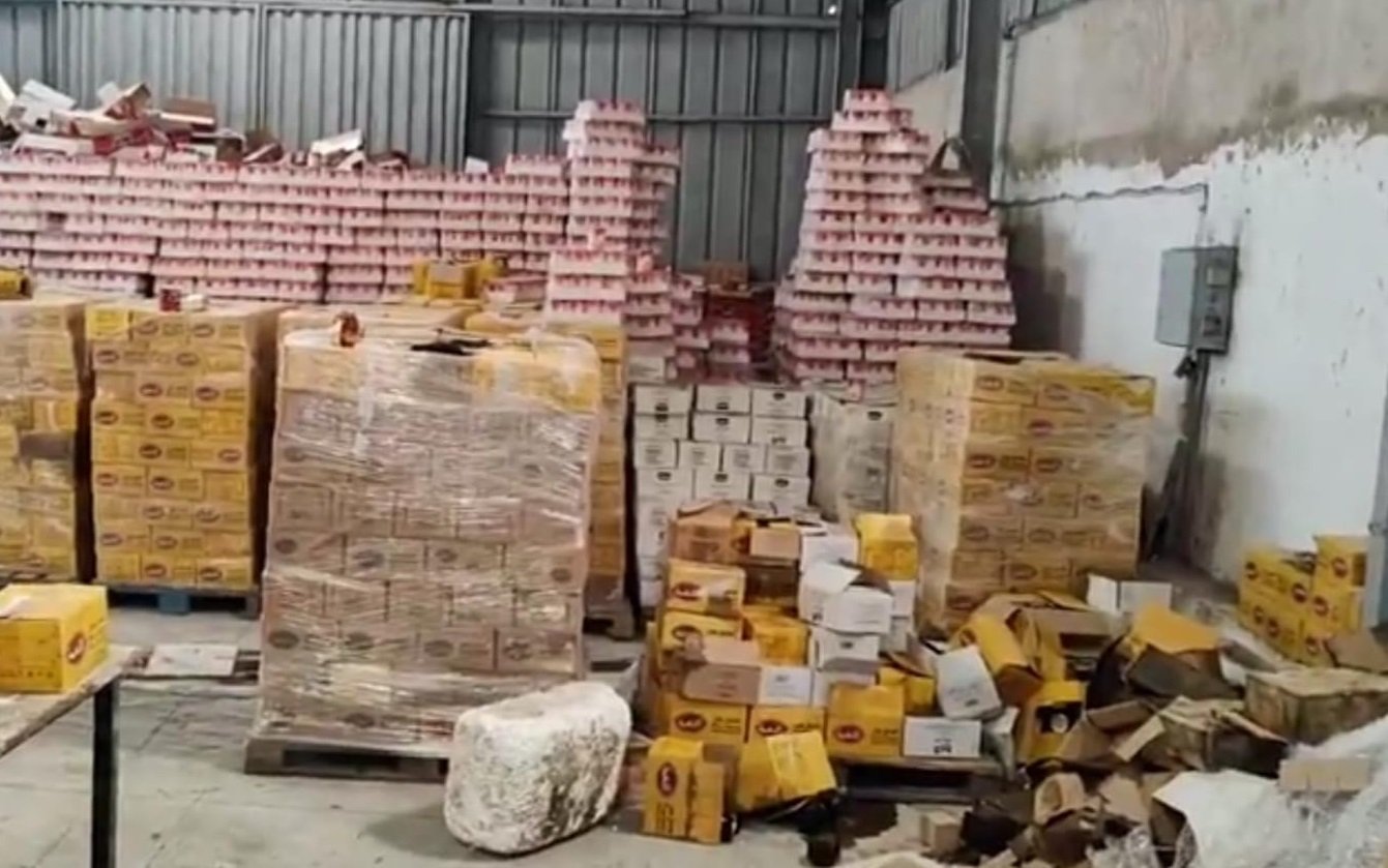 فضيحة غذائية بالدار البيضاء.. ضبط مستودع يزوّر تواريخ الصلاحية!