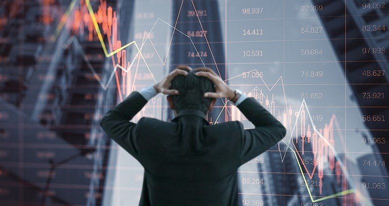 هل سيشهد العالم موجة أزمة اقتصادية جديدة واندلاع حرب تجارية طويلة