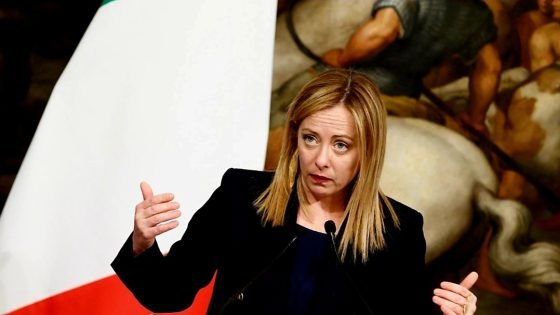 رئيسة الوزراء الإيطالية تحذر من تداعيات التعريفات الجمركية الأمريكية على إيطاليا
