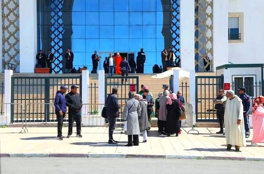 وزارة الداخلية تتنازل في قضية “صفع قائد بتمارة” والمطالب تقتصر على درهم رمزي