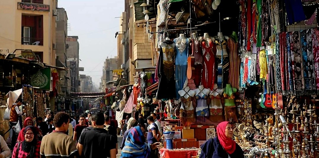 انقراض الطبقة الوسطى في المغرب: حين يسير الوطن بسرعتين نحو الهاوية