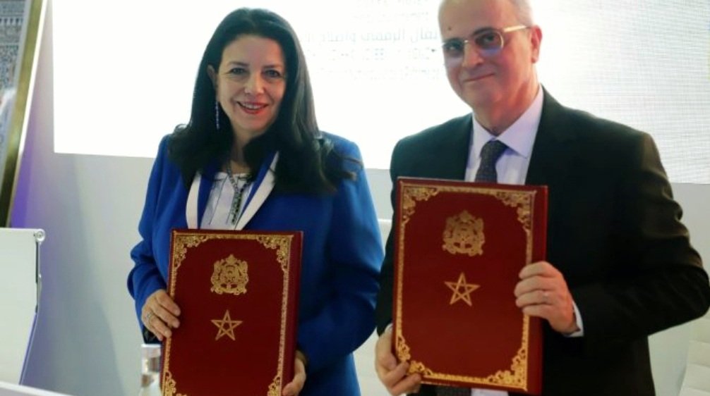 اتفاقية شراكة بين وزارة الانتقال الرقمي وبريد المغرب لتعزيز إدماج الأمازيغية في الخدمات البريدية