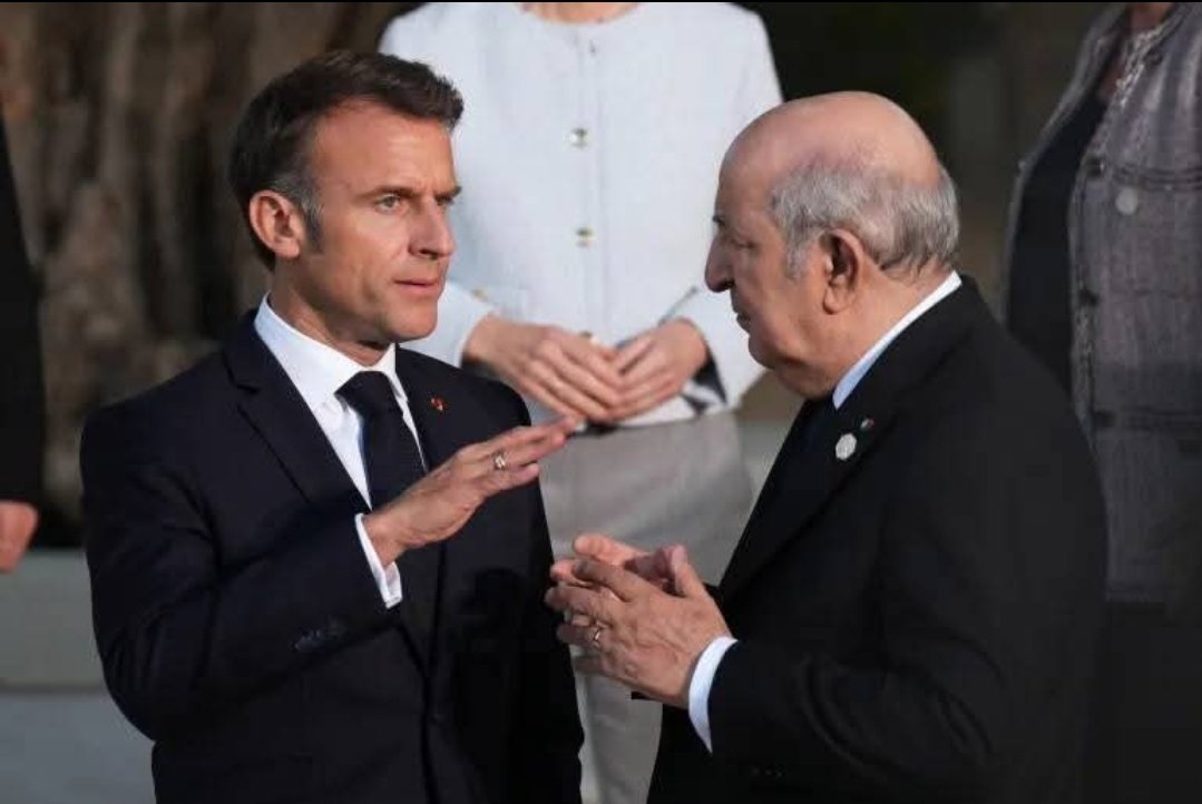 ماكرون يطرد دبلوماسيين جزائريين ويستدعي سفيره للتشاور