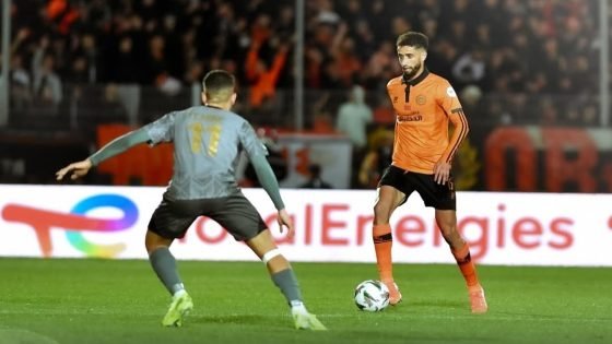 نهضة بركان يُمطر شباك قسنطينة الجزائري برباعية ويقترب من نهائي الكونفدرالية