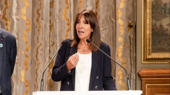 عمدة عاصمة “الأنوار” في زيارة تاريخية لمدينة العيون