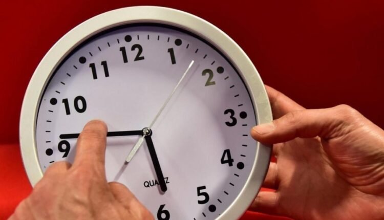 المغرب يعود إلى الساعة الإضافية في هذا اليوم