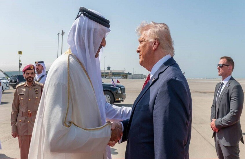 إجتماع مغلق في الدوحة بين ترامب و أمير قطر بمشاركة غير مباشرة لحركة “حماس” لبحث سبل وقف الحرب في غزة