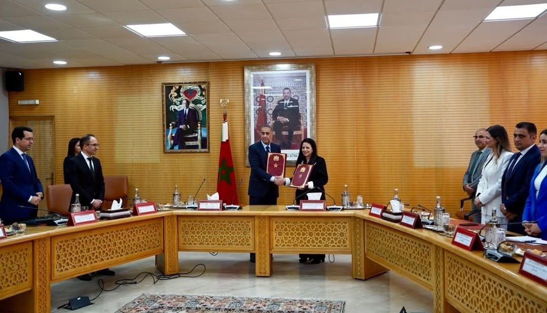 توقيع اتفاقية شراكة بين وزارة الانتقال الرقمي والمديرية العامة للأمن الوطني