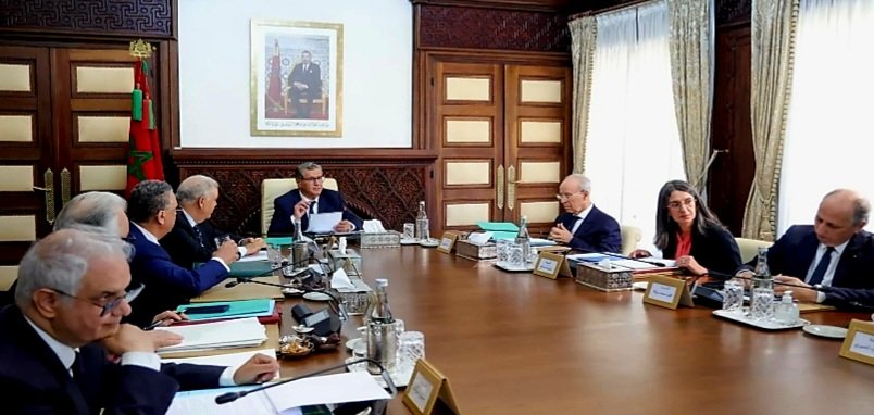 مجلس الحكومة يناقش مشاريع قوانين ومراسيم تتعلق بالقضاة والدفاع الوطني