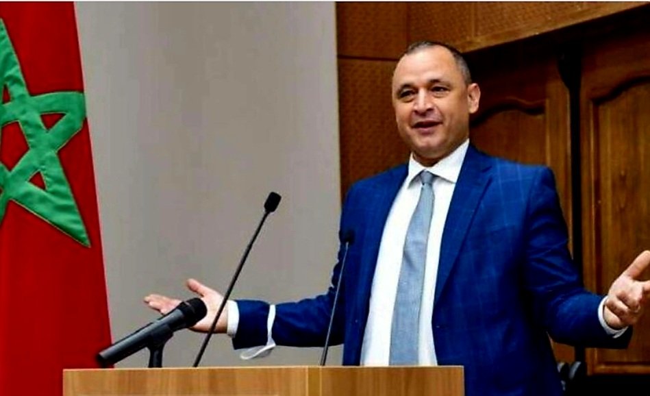 وزير الصناعة يوجه إنذاراً حازماً لرجال الأعمال: “من لا يواكب اليوم، سيُقصى غداً”