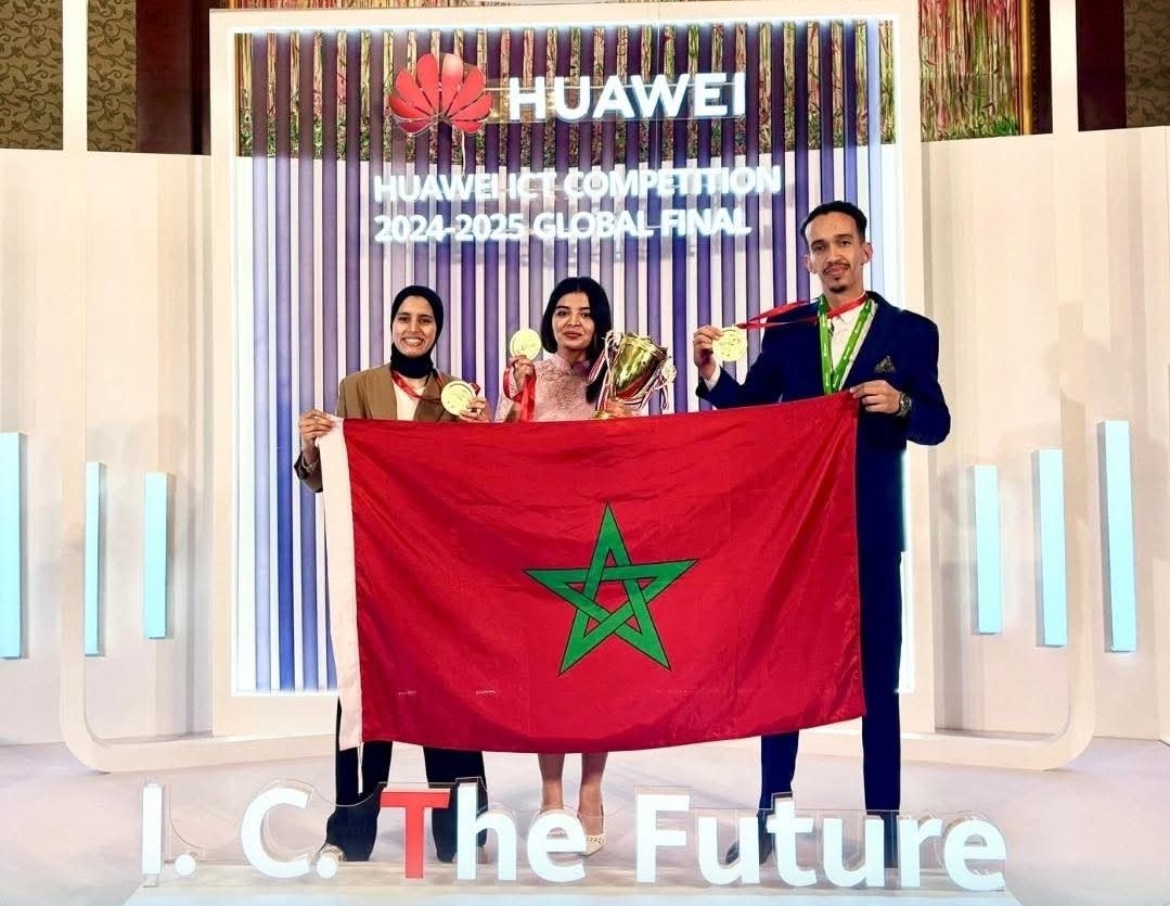 كلية العلوم والتقنيات بالرشيدية تحصد الجائزة الكبرى في مسابقة هواوي العالمية لتكنولوجيا المعلومات بالصين
