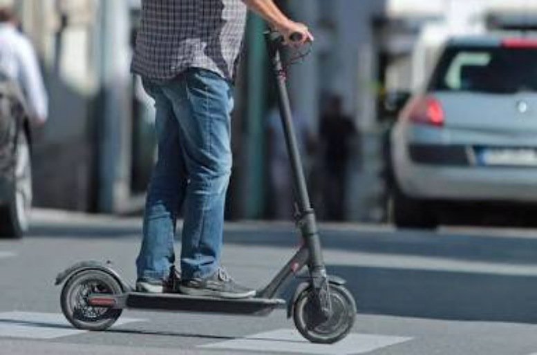 الحكومة تصادق على تقنين “التروتينت” والدراجات الكهربائية ضمن إصلاح جديد لمدونة السير