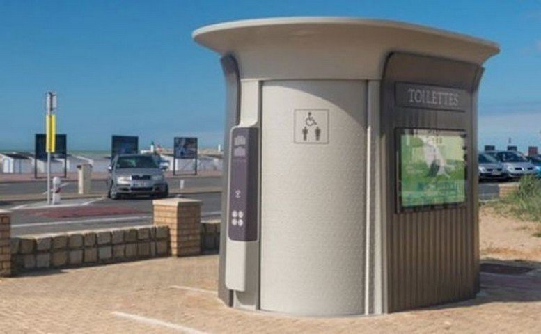 الرباط تطلق أول مشروع للمراحيض العمومية الذكية في المغرب وسط جدل حول التكلفة