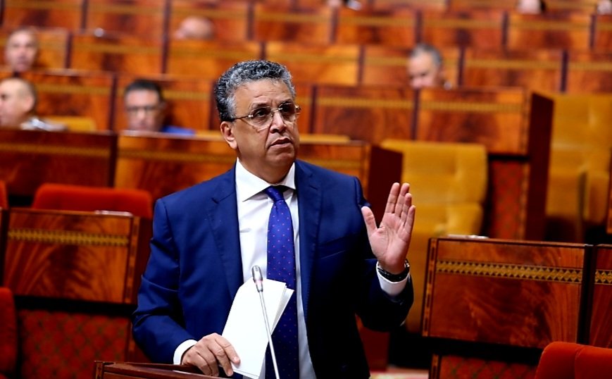 وهبي يؤكد على التفعيل التدريجي والواقعي للأمازيغية في القضاء ويدعو لحماية المنتخبين النزهاء