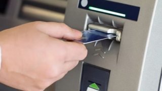 مخاوف من أزمة سيولة في الشبابيك البنكية مع اقتراب عيد الأضحى